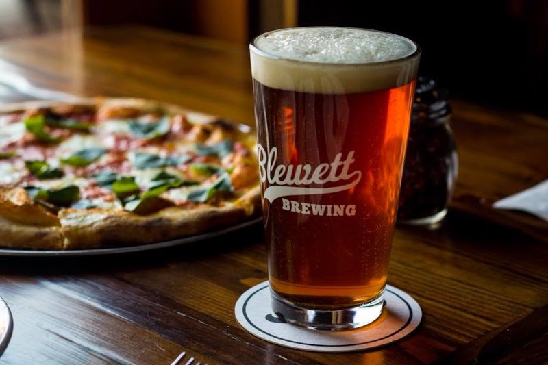 blewett brewing beer and neopolitan style pizza
